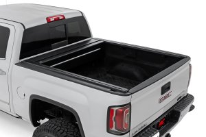 Chevrolet Silverado 1500 Classic Powered Retractable Bed Cover - Rough Country - Matte Black - 2019+